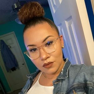 Meet your Posher, Simone